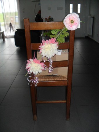 décoration de chaise de mariage église